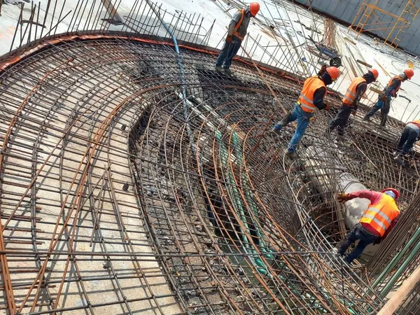 Armado del acero de refuerzo de una cimentación circular vista desde arriba