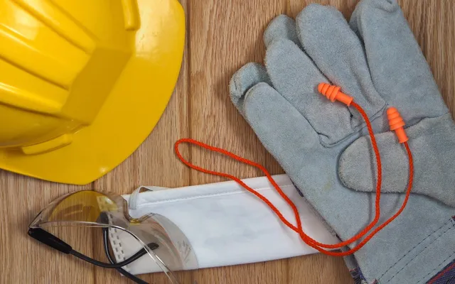 Instalaciones especializadas y mantenimiento eléctrico y civil para mantener tu operación en marcha.
